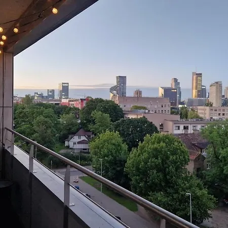 Modern Skyline-view At A Luxury Complex Апартаменти